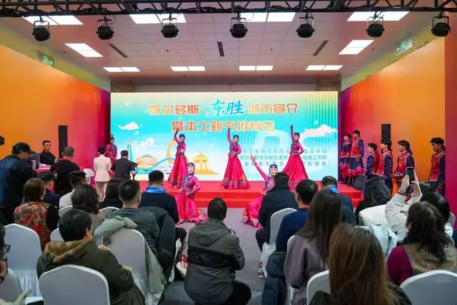 東勝借北京圖書訂貨會展城市文化魅力，三位本土作家分享創(chuàng)作故事