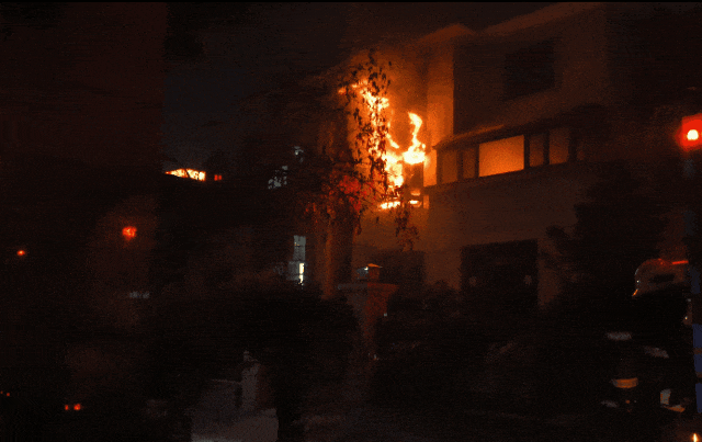 深夜，家中突發(fā)大火！“元兇”竟是窗簾？