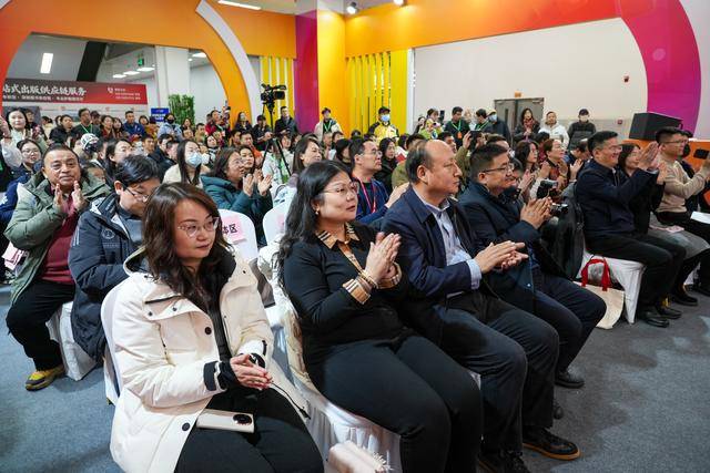 東勝借北京圖書訂貨會展城市文化魅力，三位本土作家分享創(chuàng)作故事